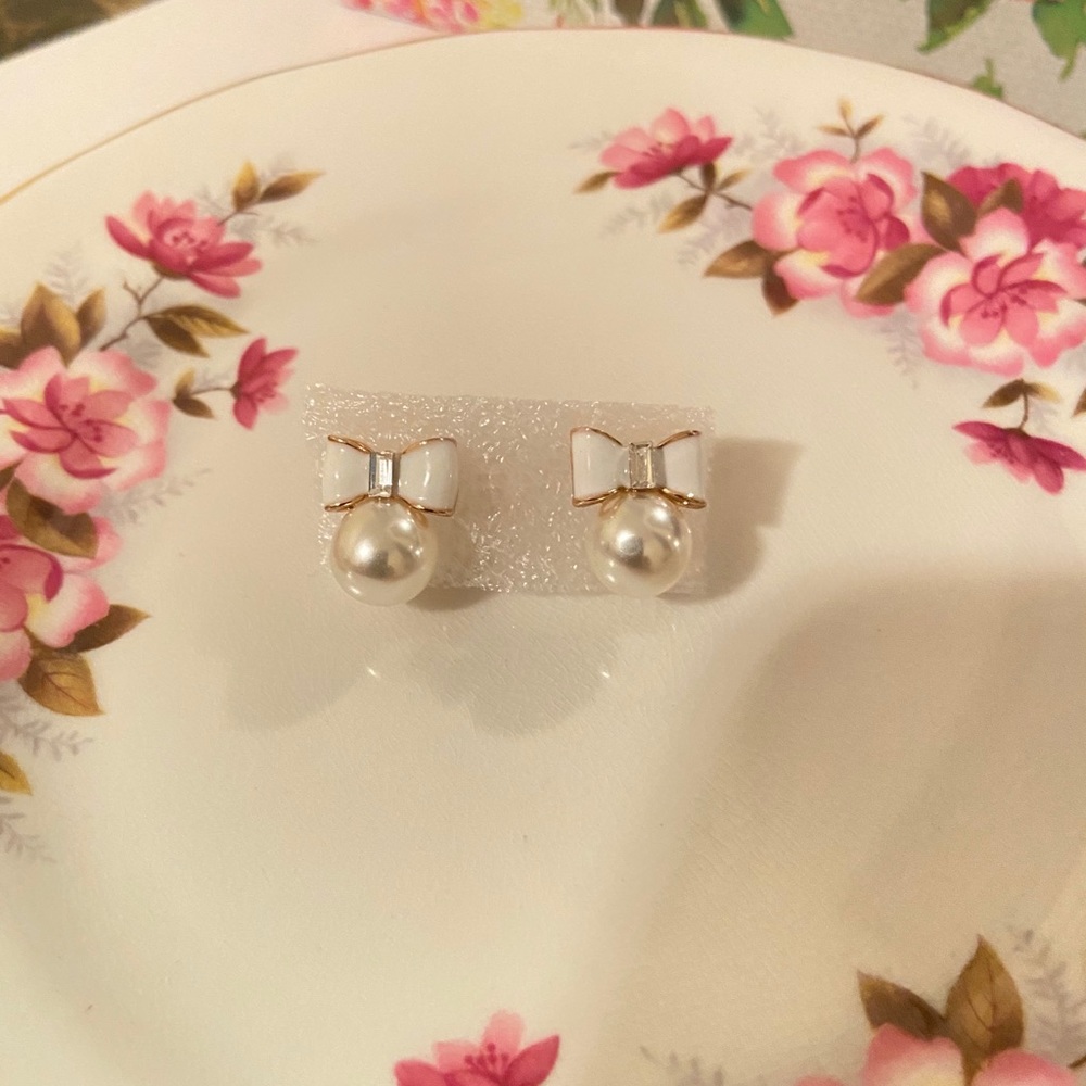 Faux pearl earrings super beautiful